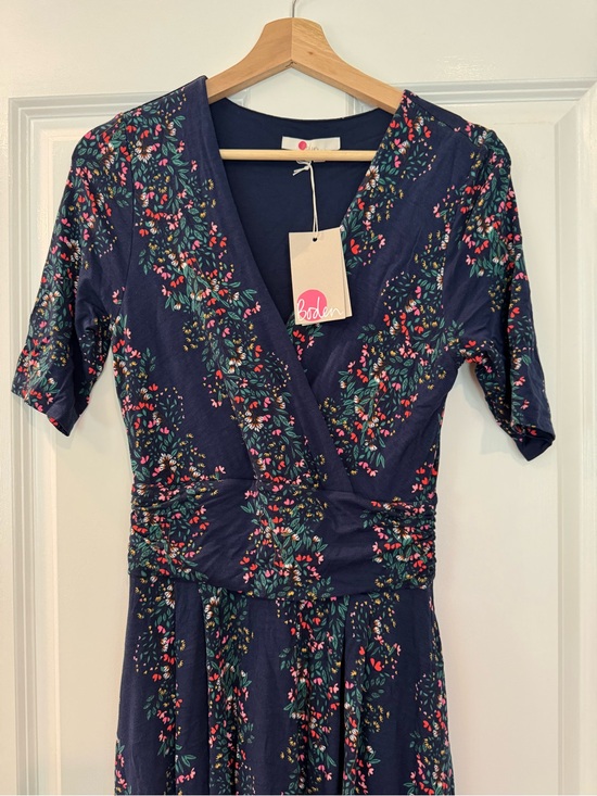Boden Dresses & Skirts - Boden Navy Floral Midi Dress